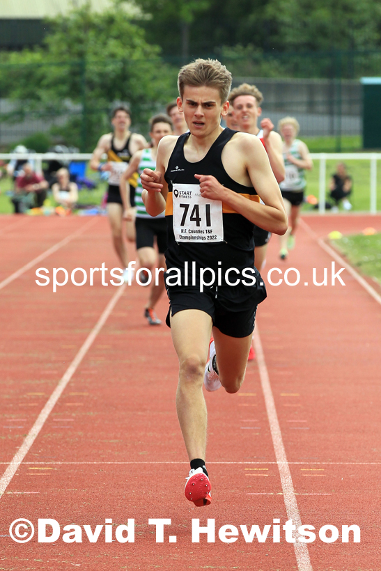 Men and Boys 1500 metres, 2022 North Eastern Track and Field Champs., Middlesbrough. David T. Hewitson/Sports for All Pics